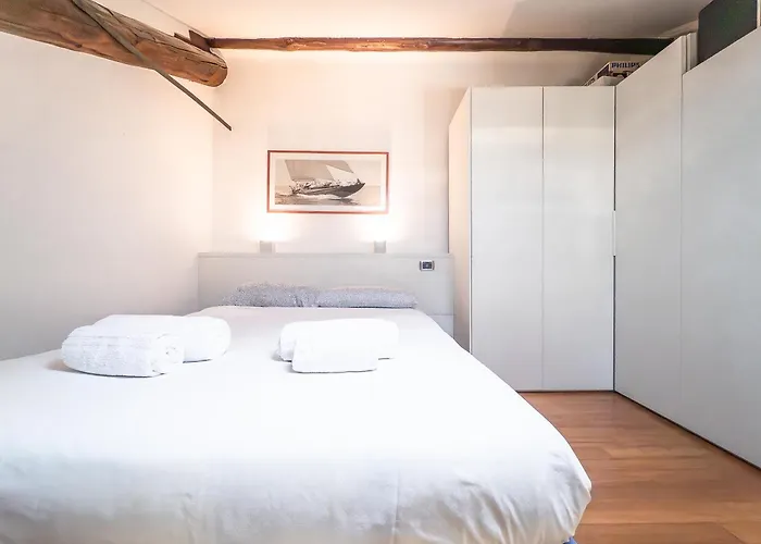 Charming In The Navigli District - 4 People